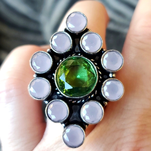 New Oversized Tsavorite and Pink Chalcedony 925 Silver Statement Ring. - Picture 4 of 13